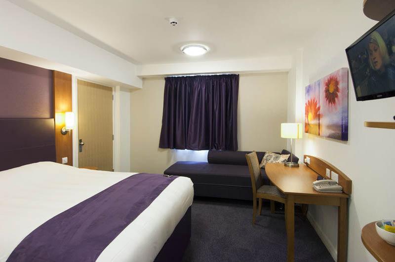 Premier Inn Falkirk East Екстер'єр фото